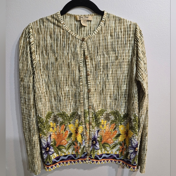 Pleat Pleat by RAFAEL Tops - Pleat Pleat by Rafael Stretch Button Cardigan Floral Size M